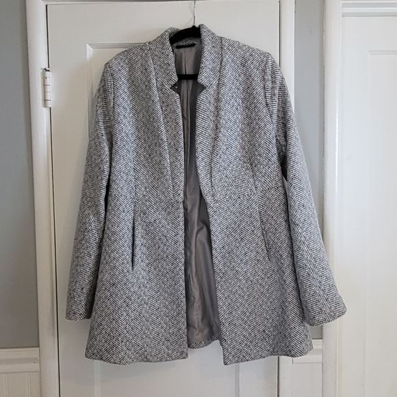 Perfect fall coat - Picture 3 of 6